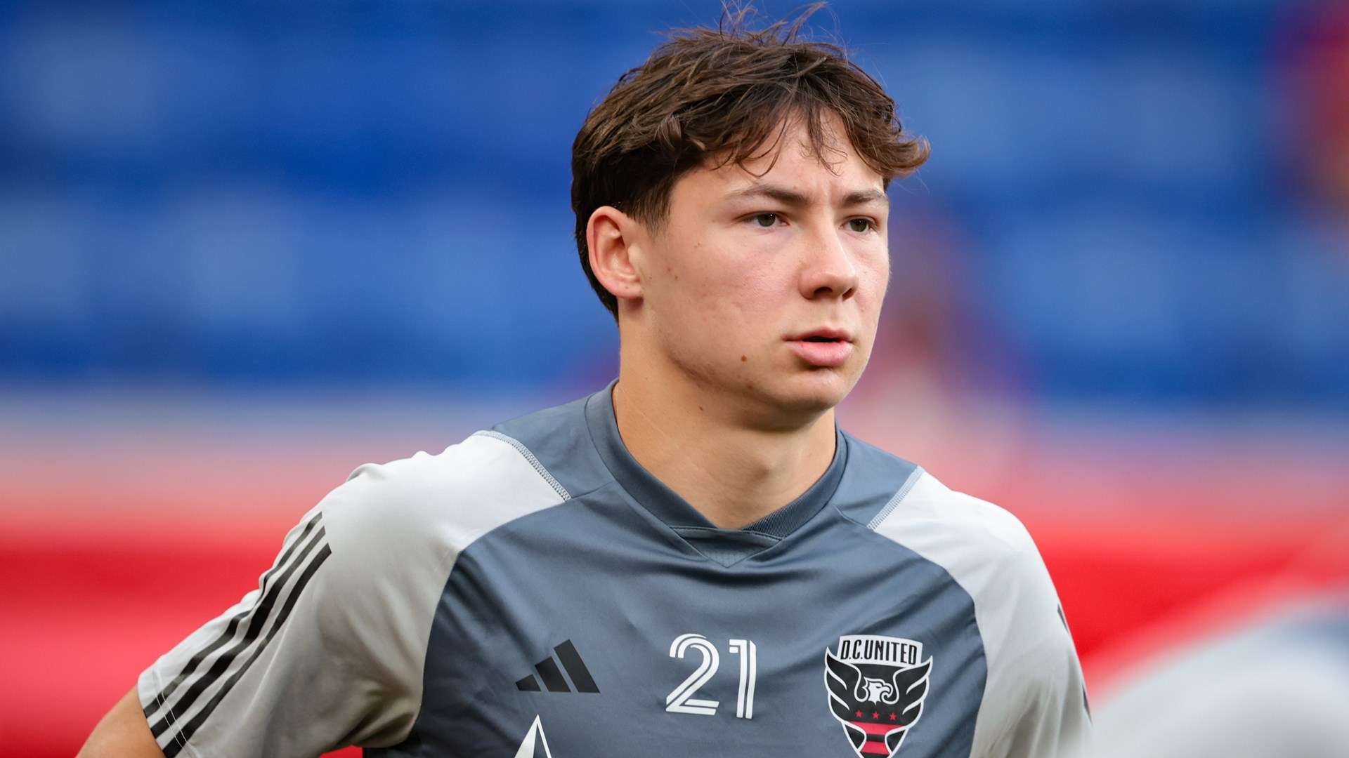 法甲射手榜最新更新 姆巴佩五球领跑引发关注与讨论